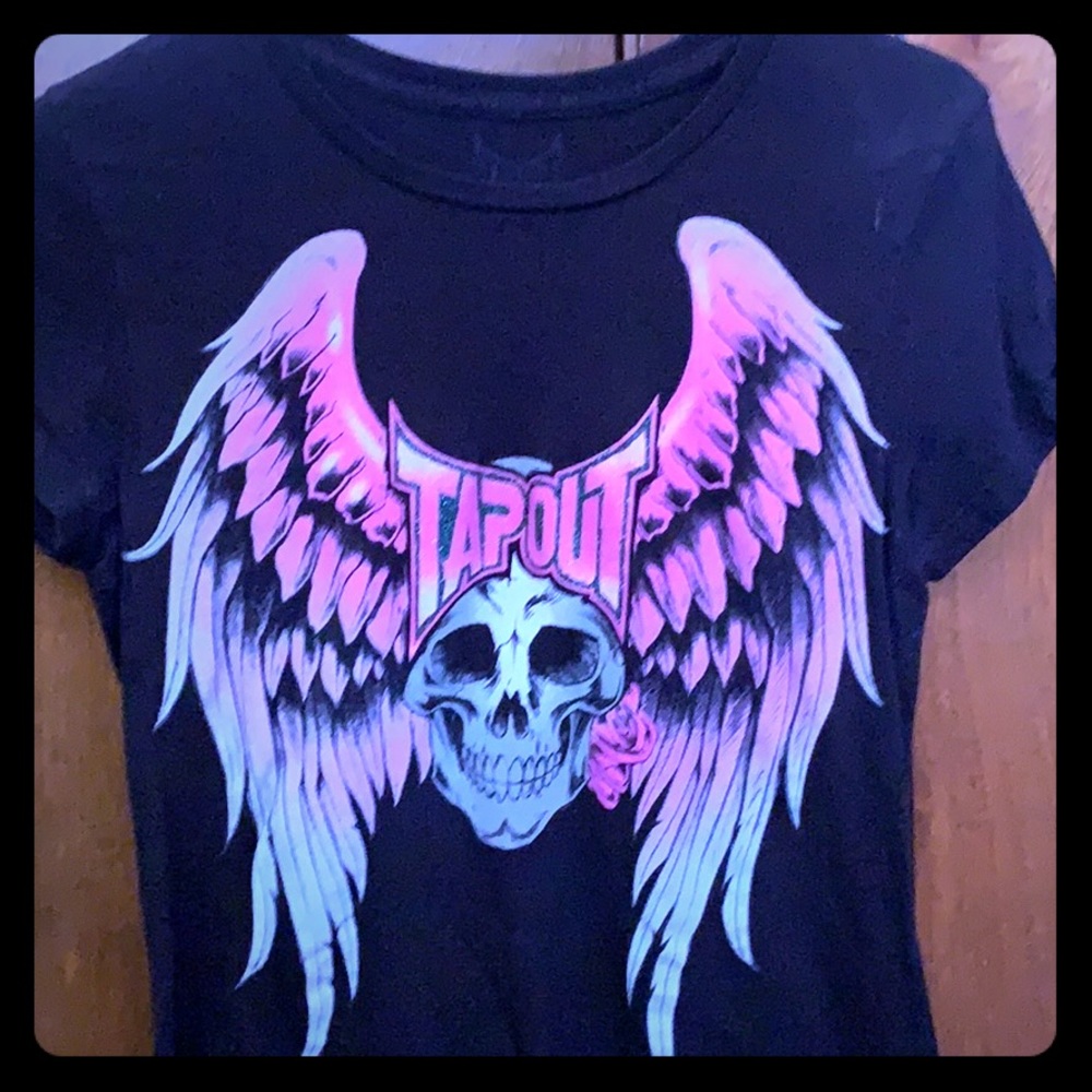 Women’s Tapout t shirt